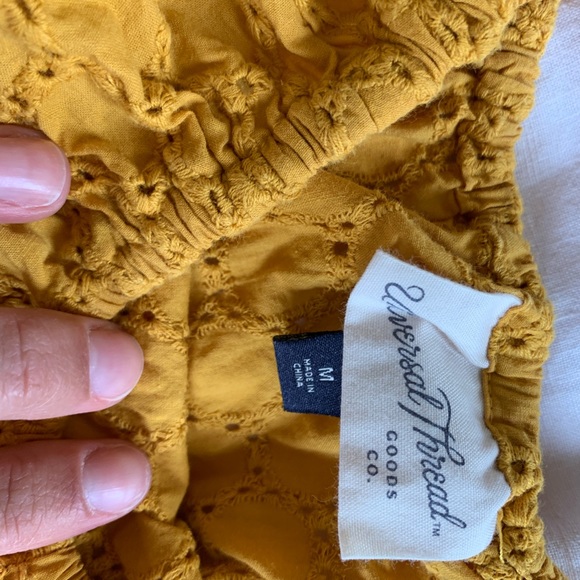 Universal Threads - Picture 3 of 5